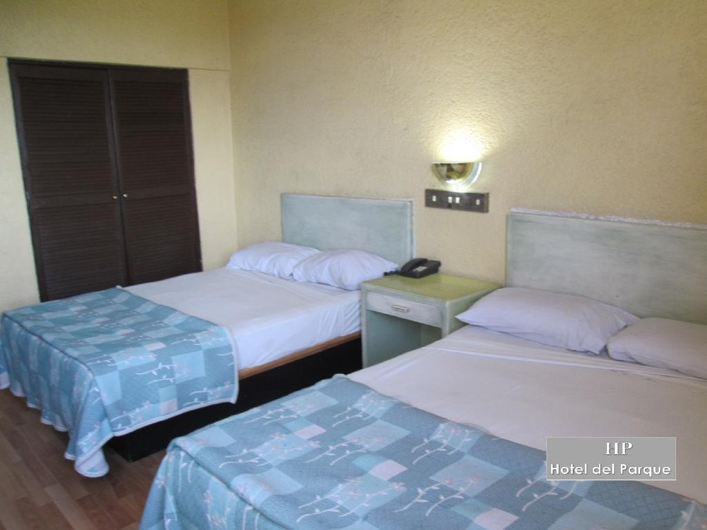 Hotel Del Parque Гвадалахара Экстерьер фото